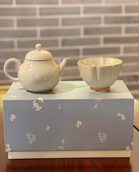 Cream Teapot Gift Set (Pear Shape)