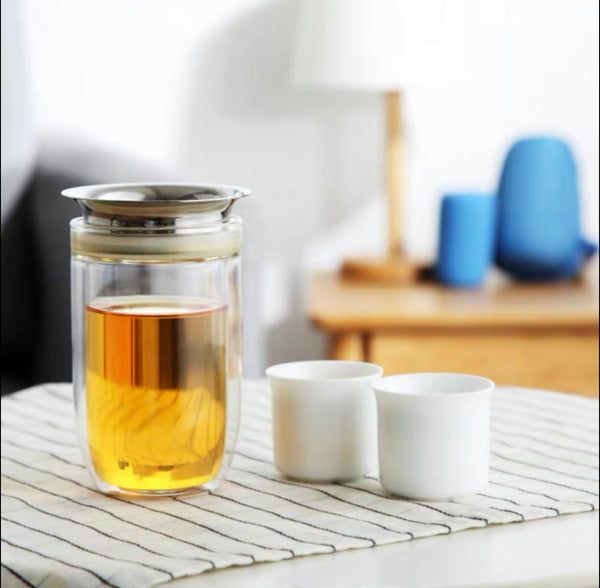 Portable travel glass tea infuser