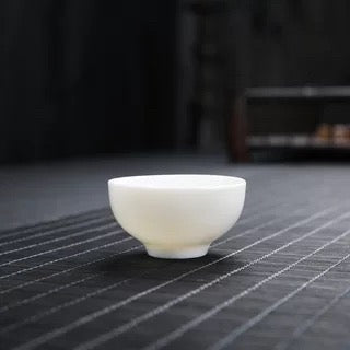 白色陶瓷盖碗套装